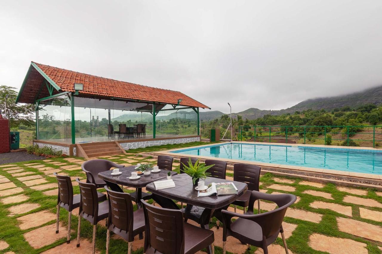 Stayvista'S Ficus Farms - Mountain-View Haven With Rustic Artsy Interiors, Outdoor Pool, Glasshouse, Home Theatre & Karaoke Delight Игатпури Екстериор снимка