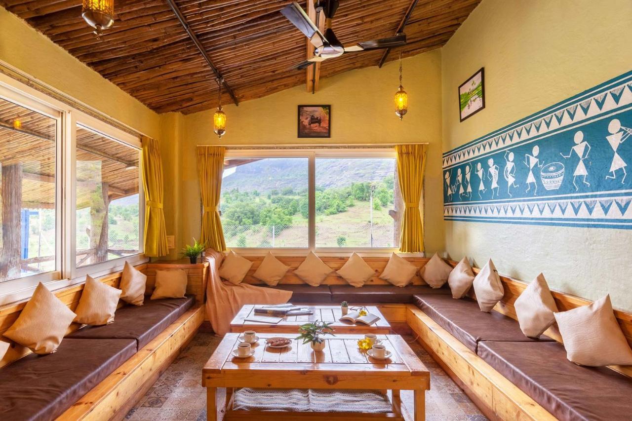 Stayvista'S Ficus Farms - Mountain-View Haven With Rustic Artsy Interiors, Outdoor Pool, Glasshouse, Home Theatre & Karaoke Delight Игатпури Екстериор снимка